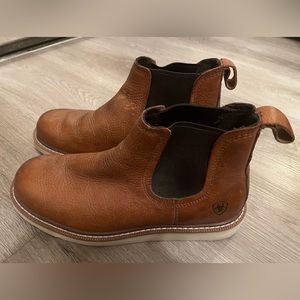 Ariat Men's Recon Mid Casual Boots have a soft leather pull-on boot size 9D